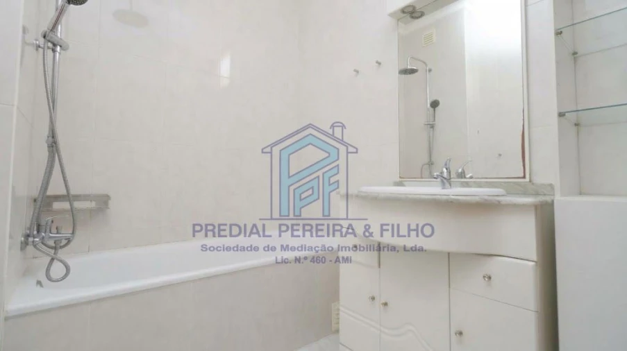 Apartamento T2 para Arrendamento em Baguim do Monte (Rio Tinto) Foto 25