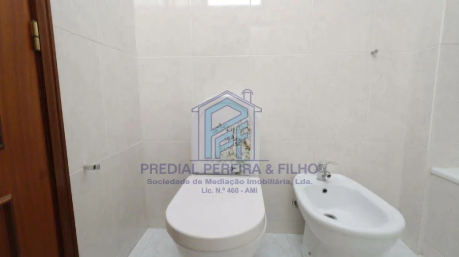 Apartamento T2 para Arrendamento em Baguim do Monte (Rio Tinto) Foto 27