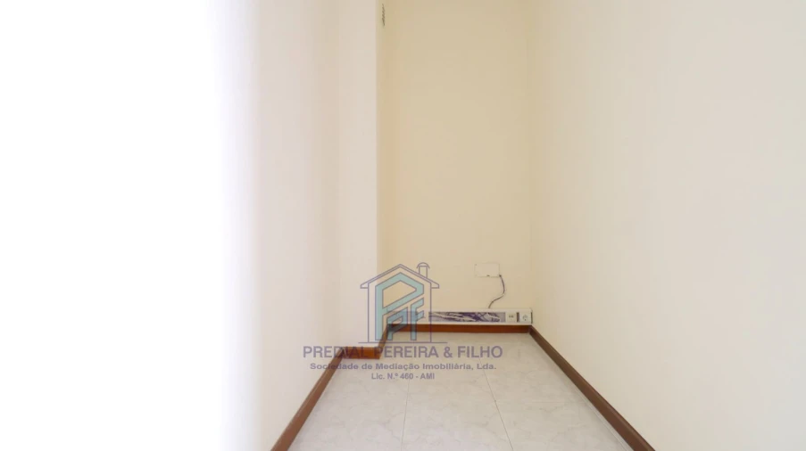 Apartamento T2 para Arrendamento em Baguim do Monte (Rio Tinto) Foto 12