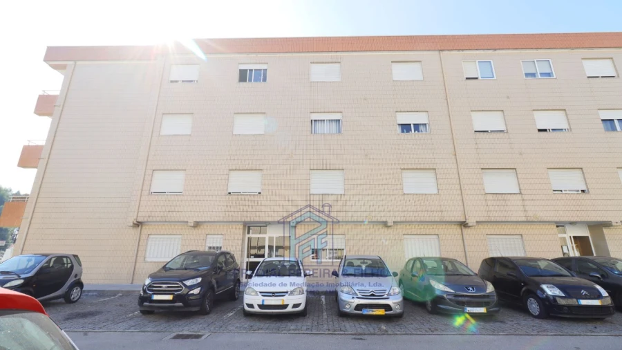 Apartamento T2 para Arrendamento em Baguim do Monte (Rio Tinto)