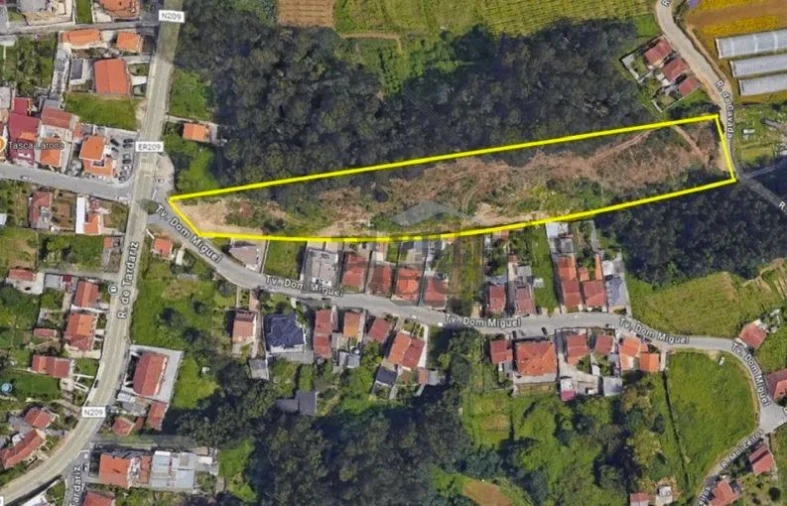 Terreno P/ Prédio para Venda em Fânzeres e São Pedro da Cova Foto 2
