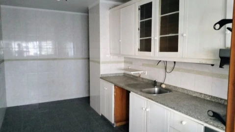 Apartamento T2 para Venda em Mafamude e Vilar do Paraíso
