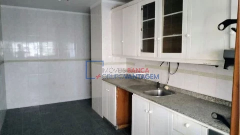 Apartamento T2 para Venda em Mafamude e Vilar do Paraíso