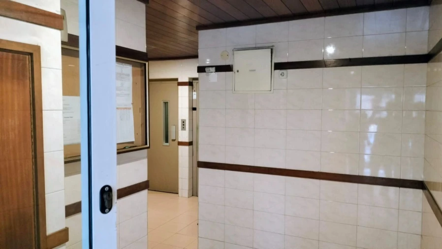Apartamento T2 para Venda em Mafamude e Vilar do Paraíso Foto 28