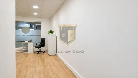 Loja para Arrendamento em Santa Maria, São Pedro e Matacães