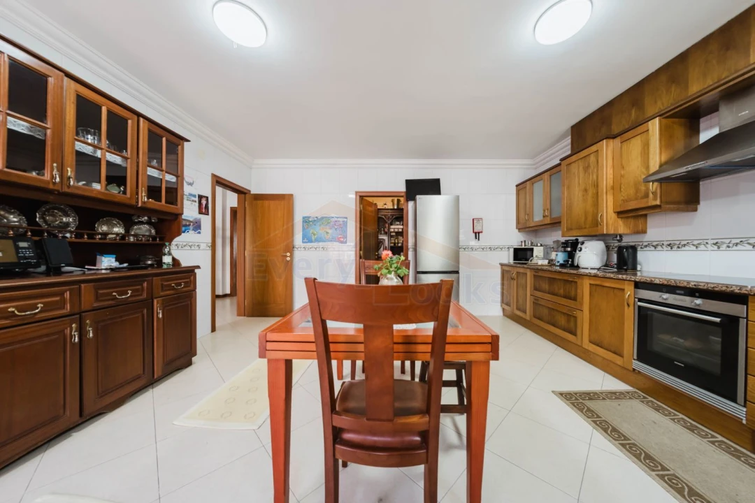Moradia T4 para Venda em Lourinhã e Atalaia Foto 4