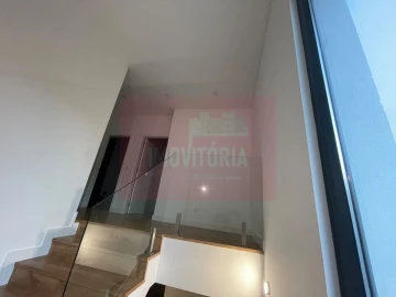 Moradia T3 para Arrendamento em Lousa