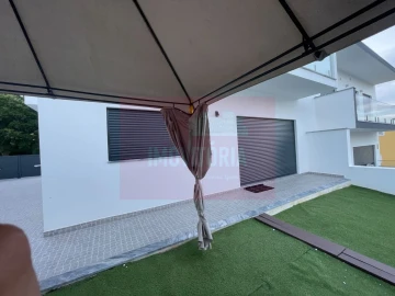 Moradia T3 para Arrendamento em Lousa