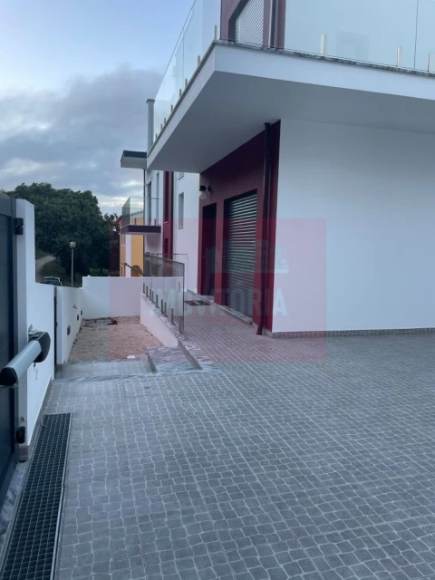Moradia T3 para Arrendamento em Lousa