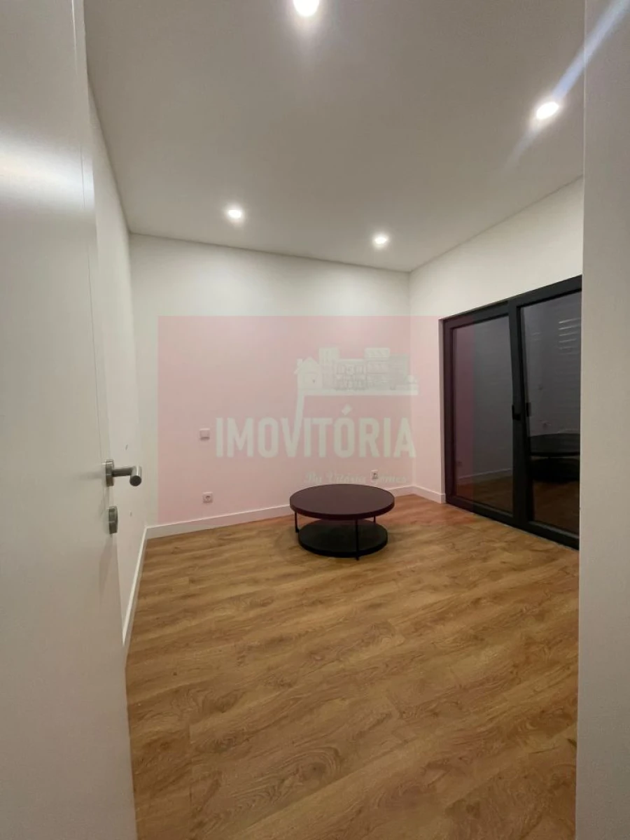 Moradia T3 para Arrendamento em Lousa Foto 9