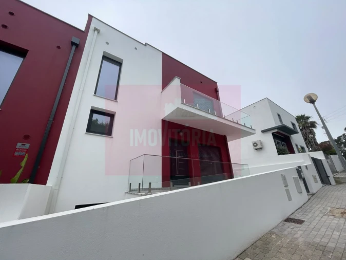Moradia T3 para Arrendamento em Lousa Foto 2