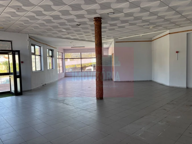 Loja para Arrendamento em Lousa Foto 3