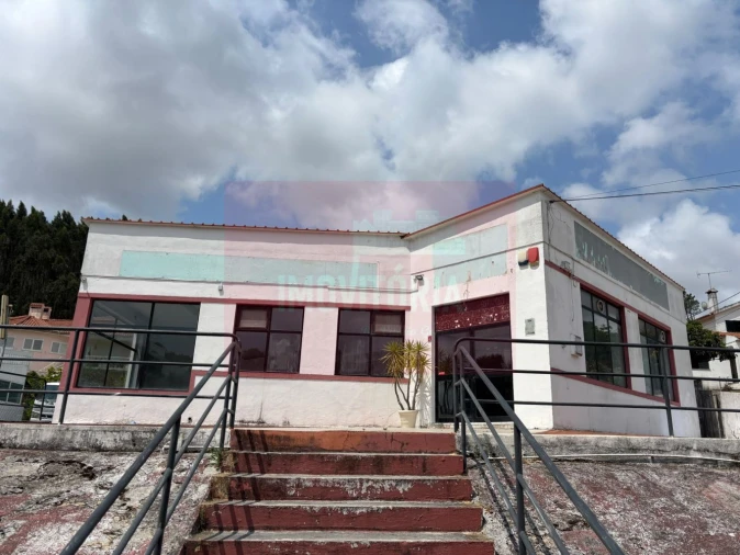 Loja para Arrendamento em Lousa Foto 2