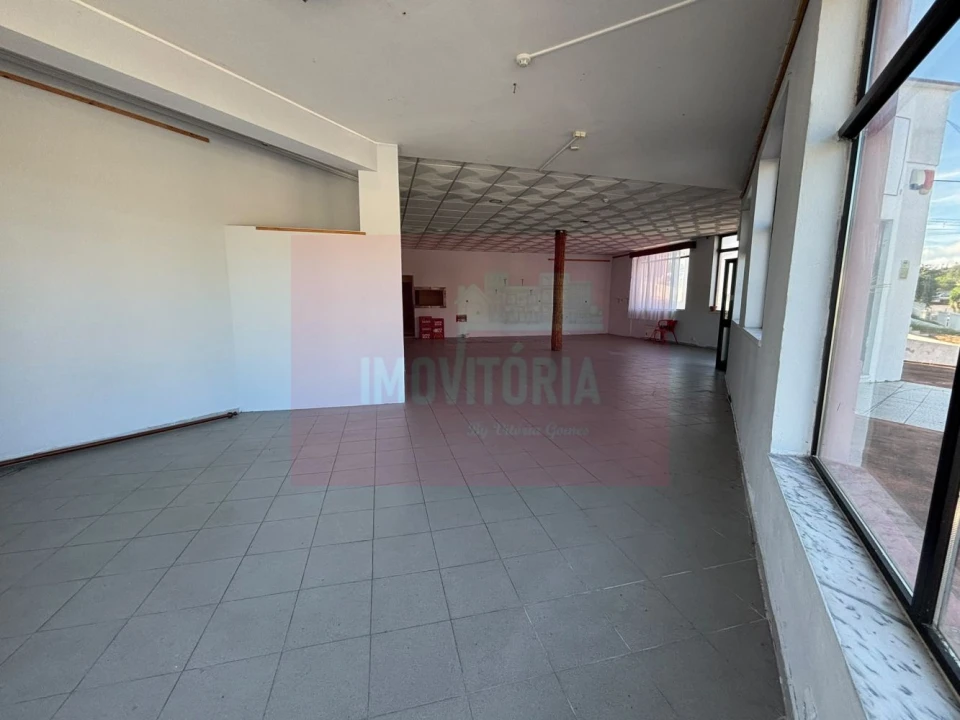 Loja para Arrendamento em Lousa Foto 4