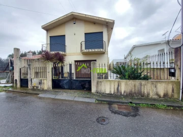 Moradia T3 para Venda em Maceda