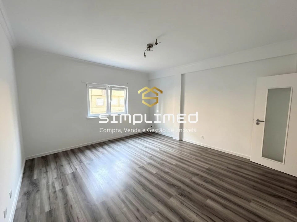 Apartamento T3 para Venda em Quinta do Conde Foto 22