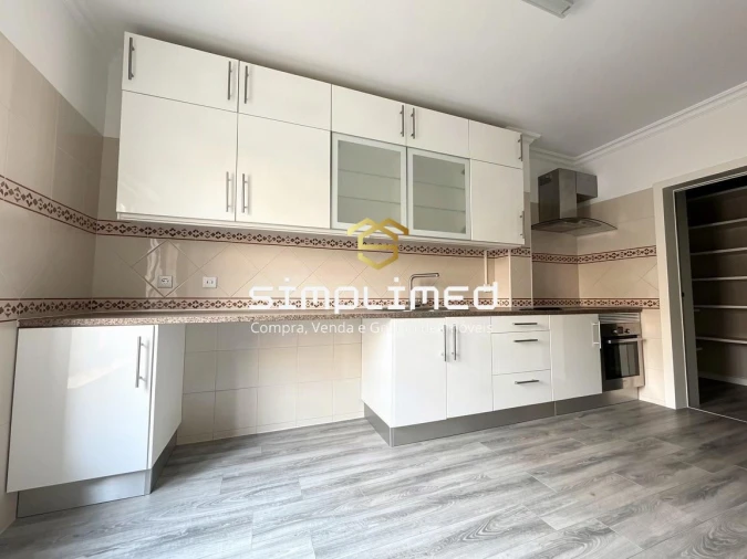 Apartamento T3 para Venda em Quinta do Conde Foto 3