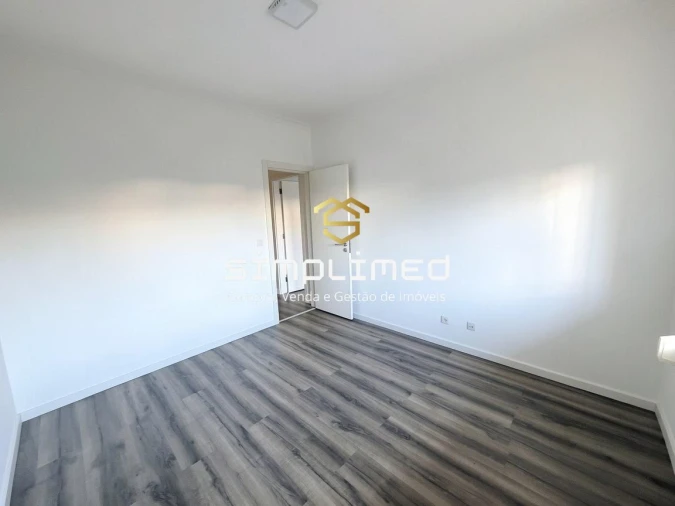Apartamento T3 para Venda em Quinta do Conde Foto 11