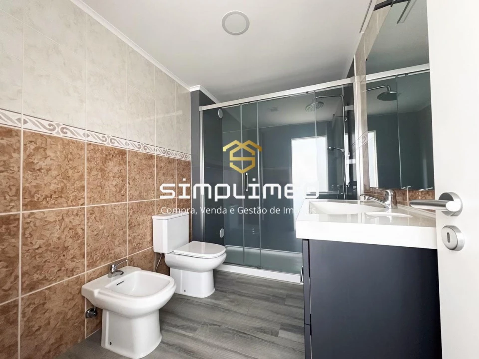 Apartamento T3 para Venda em Quinta do Conde Foto 19
