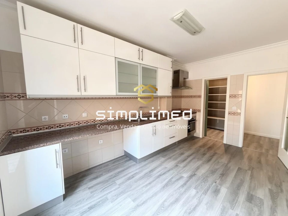 Apartamento T3 para Venda em Quinta do Conde Foto 4