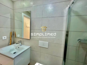 Apartamento T1 para Venda em Baixa da Banheira e Vale da Amoreira