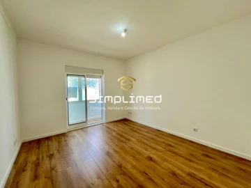 Apartamento T1 para Venda em Baixa da Banheira e Vale da Amoreira