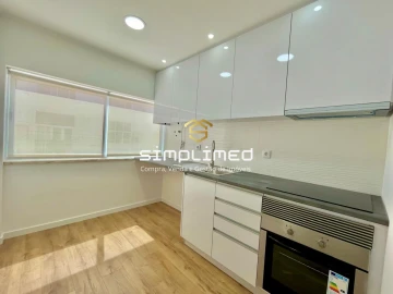 Apartamento T1 para Venda em Baixa da Banheira e Vale da Amoreira