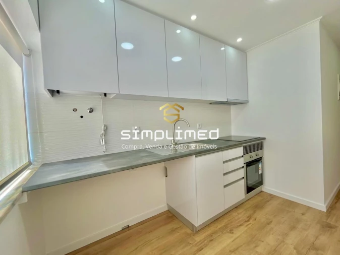 Apartamento T1 para Venda em Baixa da Banheira e Vale da Amoreira Foto 2