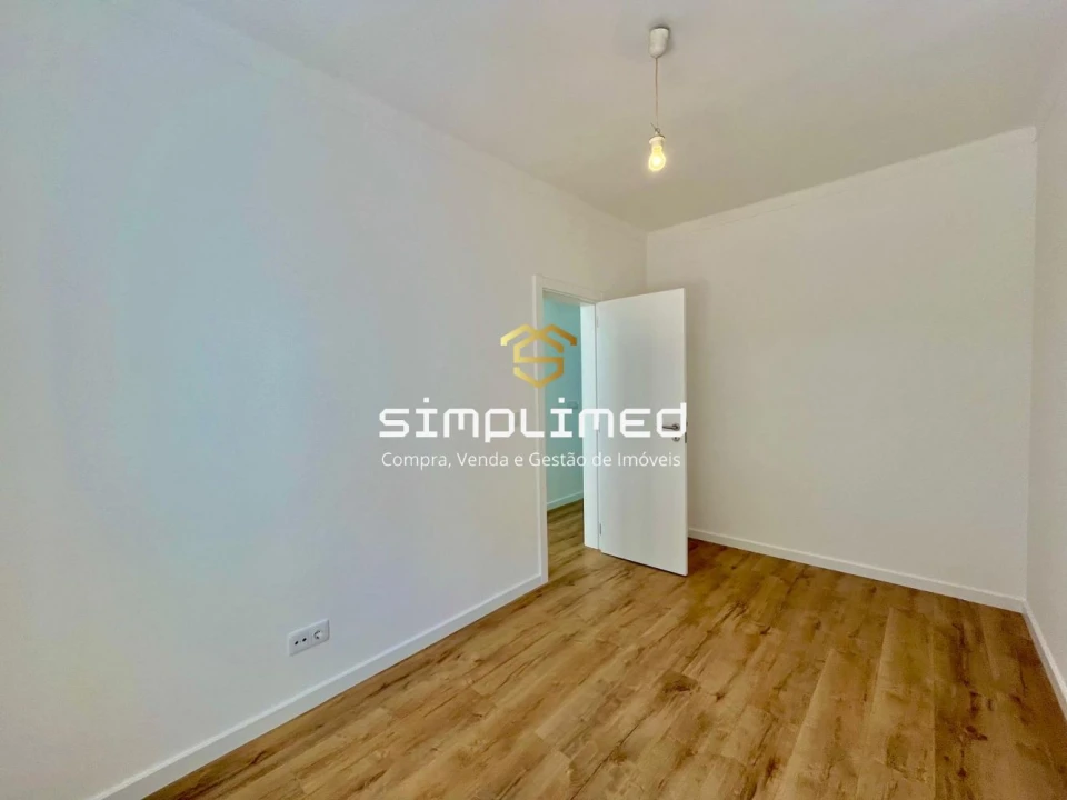 Apartamento T1 para Venda em Baixa da Banheira e Vale da Amoreira Foto 11