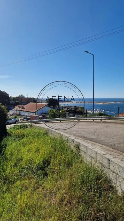 Terreno para Venda em Santa Marinha e São Pedro da Afurada
