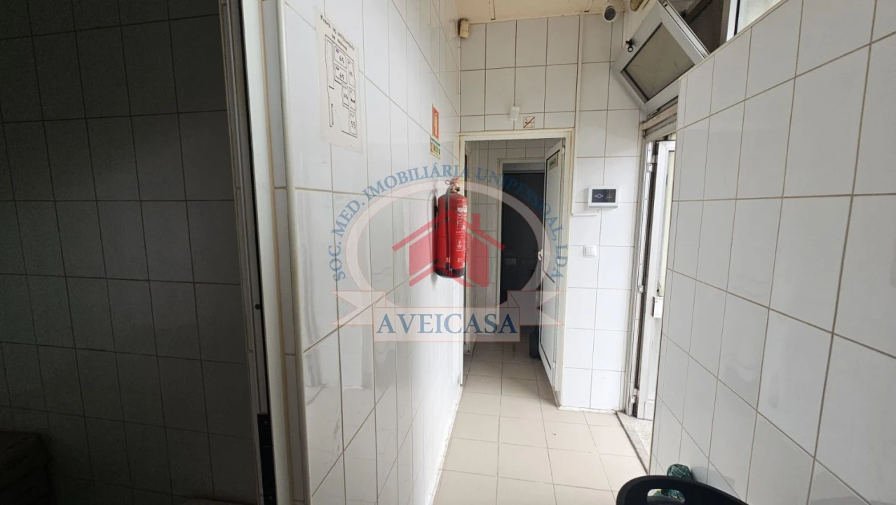 Loja para Trespasse em Oliveira do Bairro Foto 5