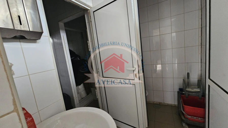 Loja para Trespasse em Oliveira do Bairro Foto 2