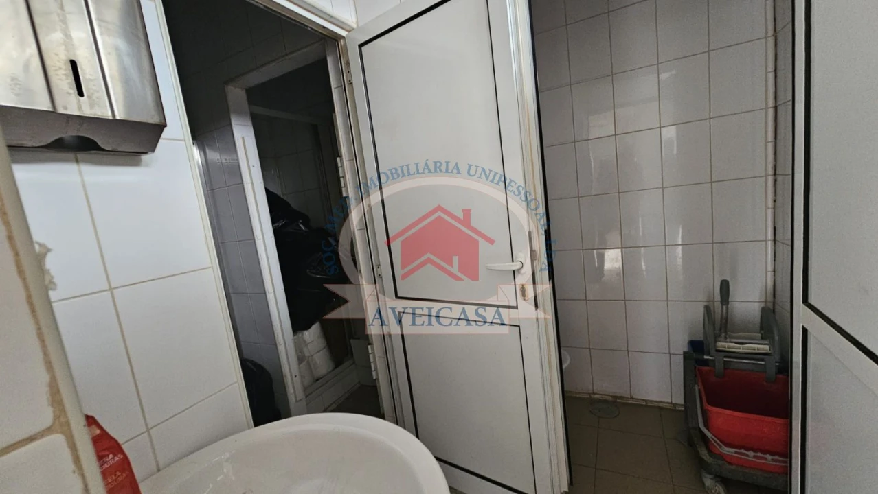 Loja para Trespasse em Oliveira do Bairro Foto 2