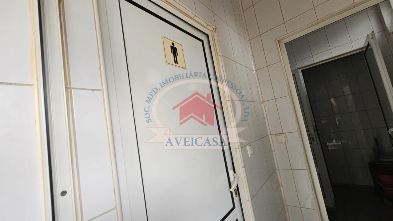 Loja para Trespasse em Oliveira do Bairro Foto 12