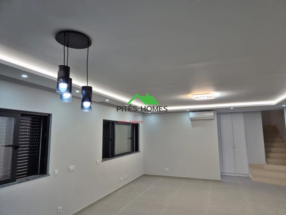 Moradia T3 para Venda em Faro (Sé e São Pedro) Foto 6