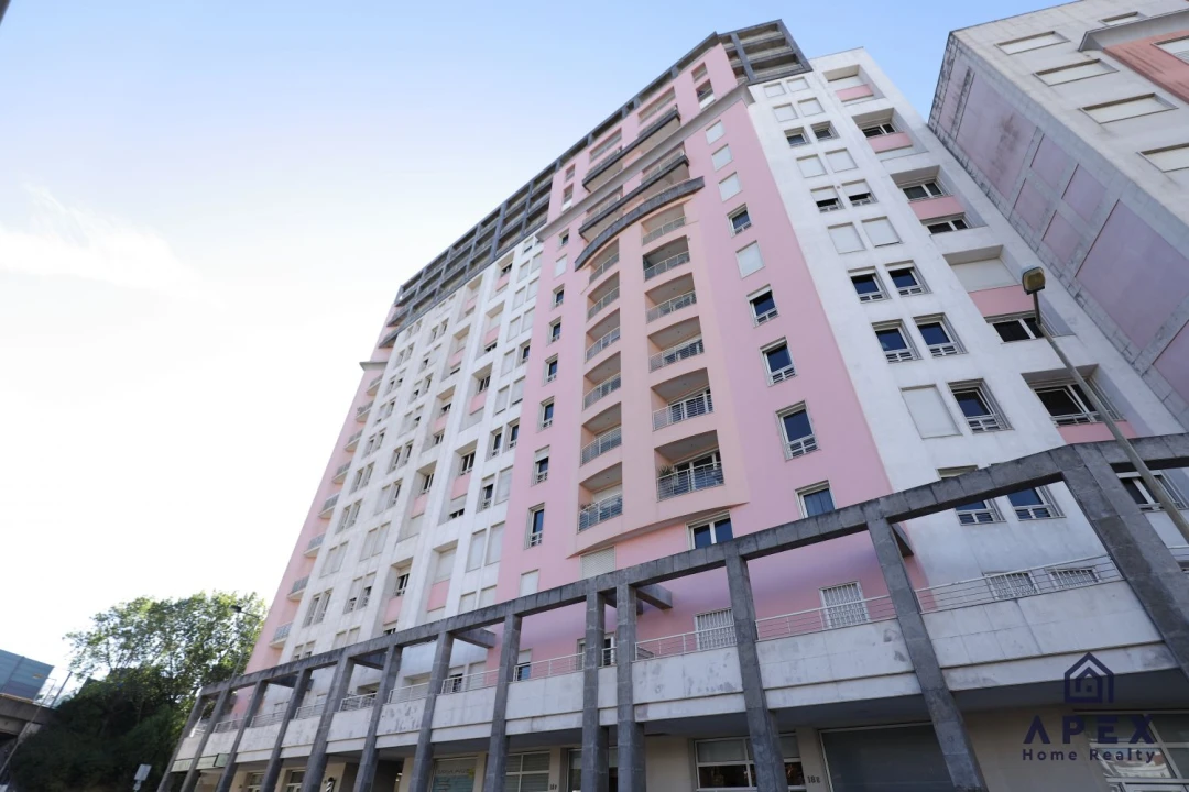 Apartamento T4 para Venda em São Domingos de Benfica Foto 1