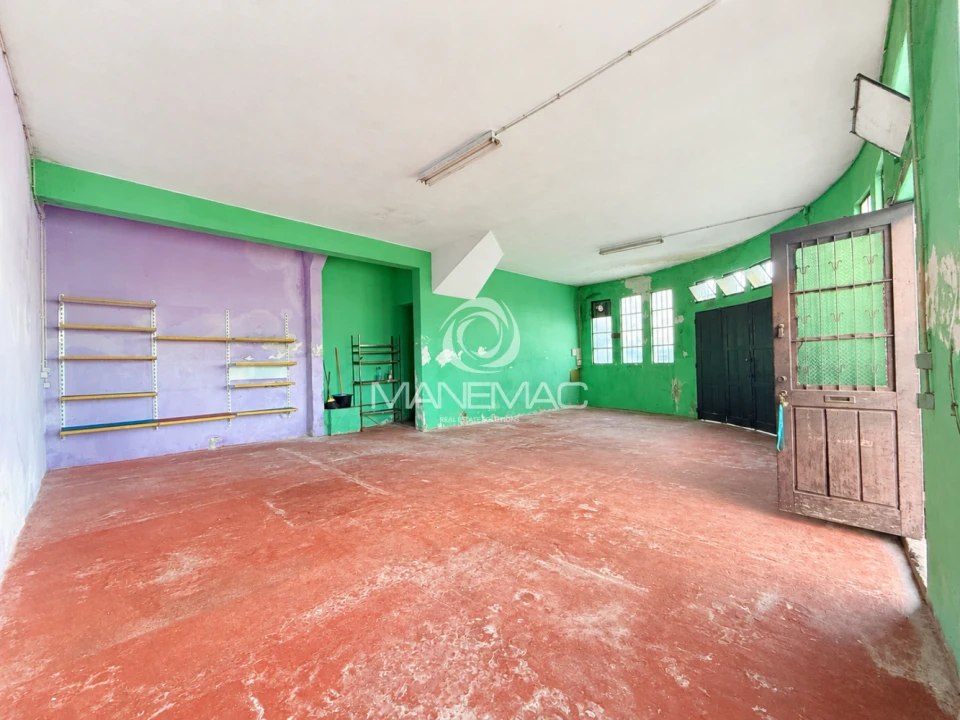 Garagem para Arrendamento em Oliveira do Douro Foto 4