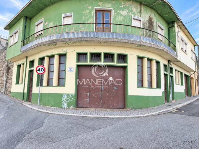 Garagem para Arrendamento em Oliveira do Douro Foto 2