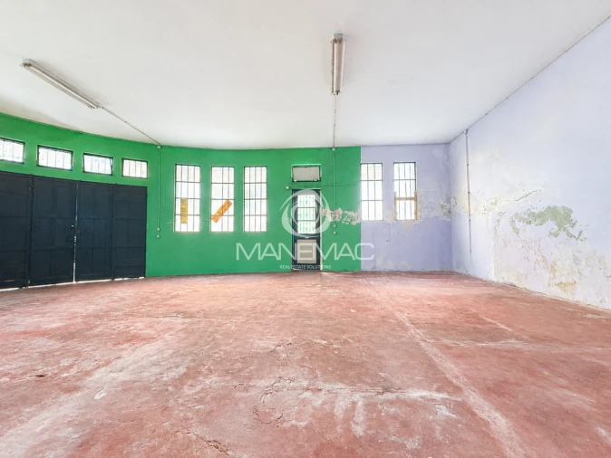Garagem para Arrendamento em Oliveira do Douro Foto 6