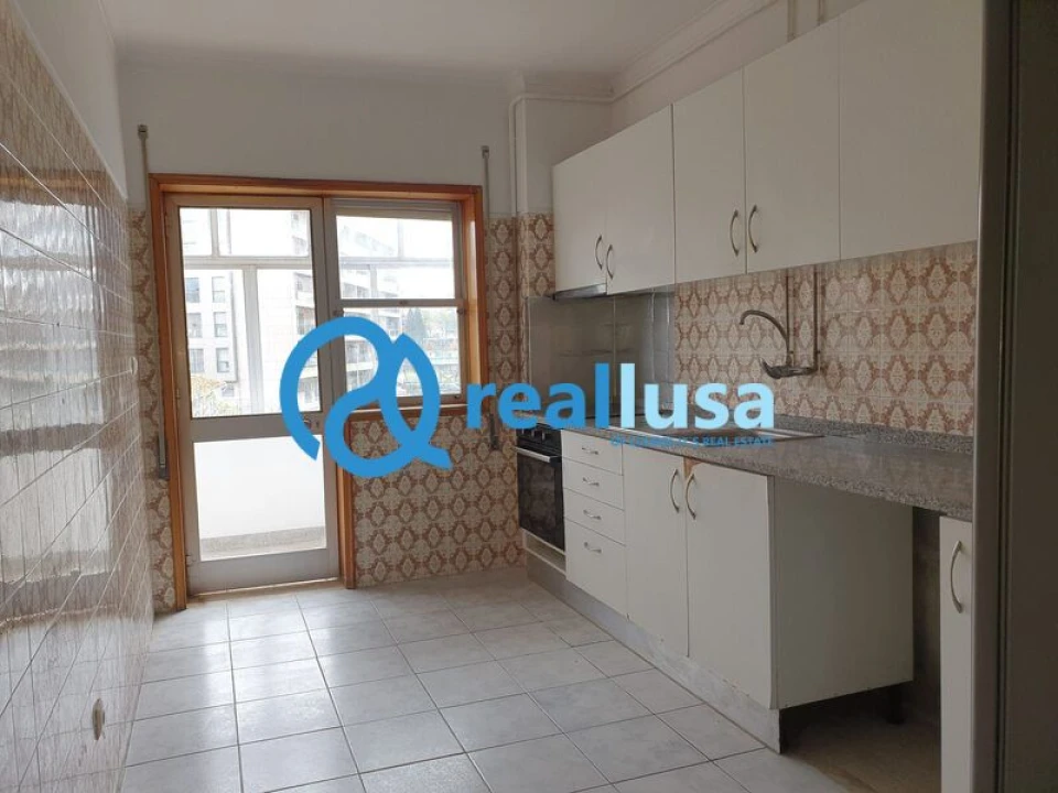 Apartamento T3 para Venda em São Mamede de Infesta e Senhora da Hora Foto 4