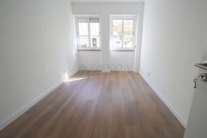 Apartamento T2 para Venda em Falagueira-Venda Nova