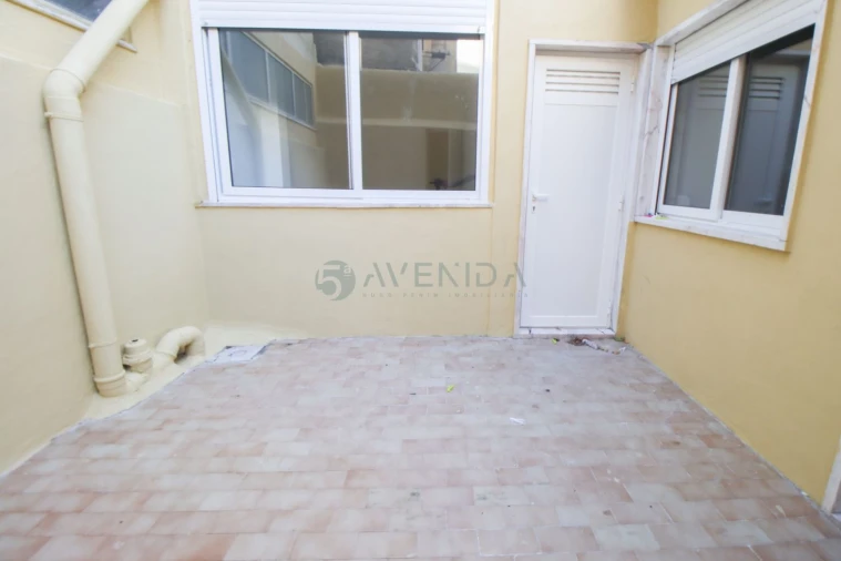 Apartamento T2 para Venda em Falagueira-Venda Nova Foto 13