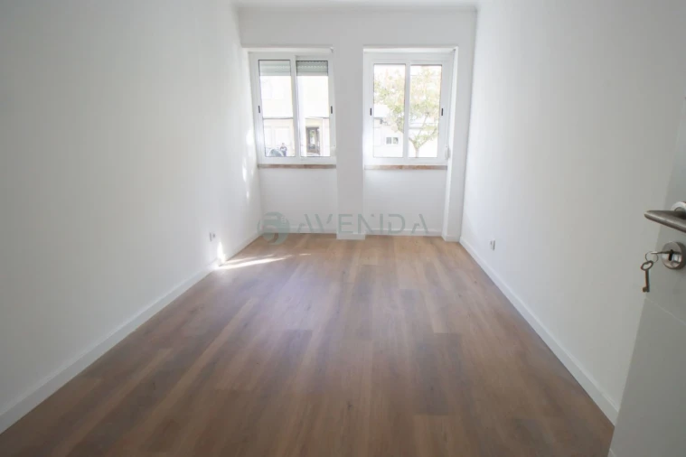 Apartamento T2 para Venda em Falagueira-Venda Nova Foto 7