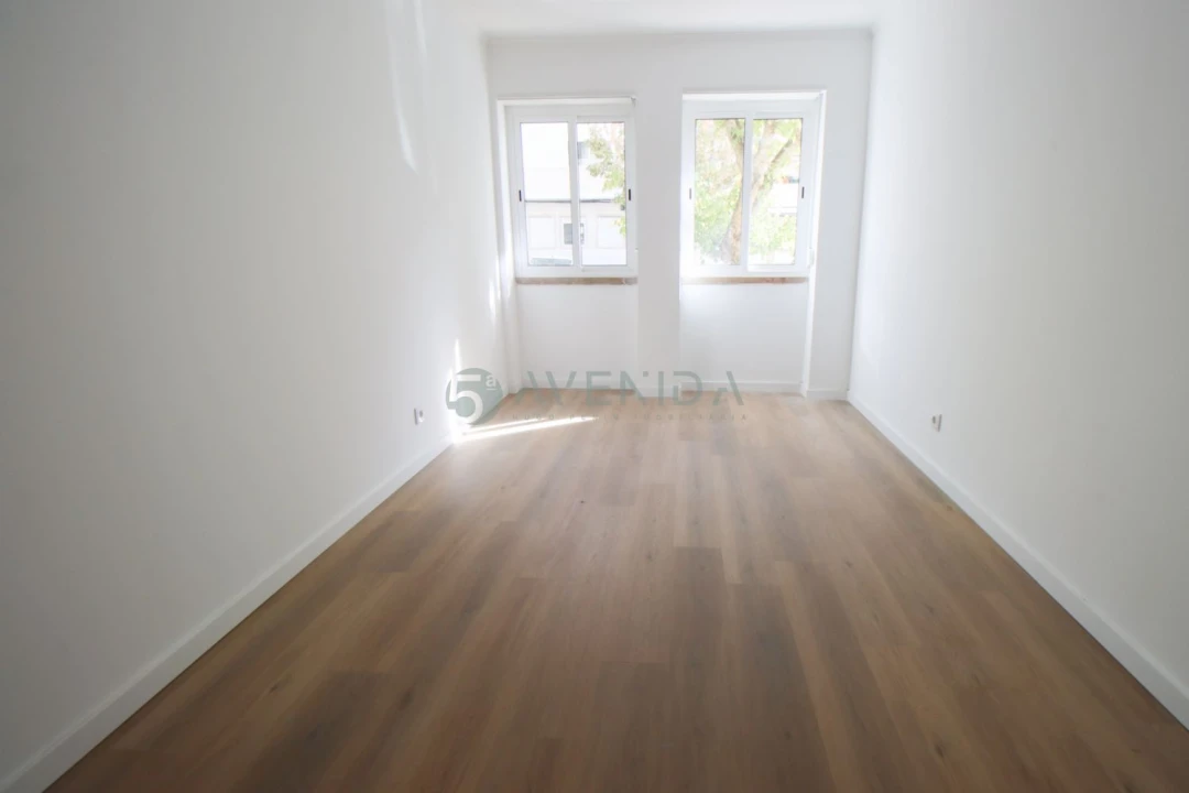Apartamento T2 para Venda em Falagueira-Venda Nova Foto 5