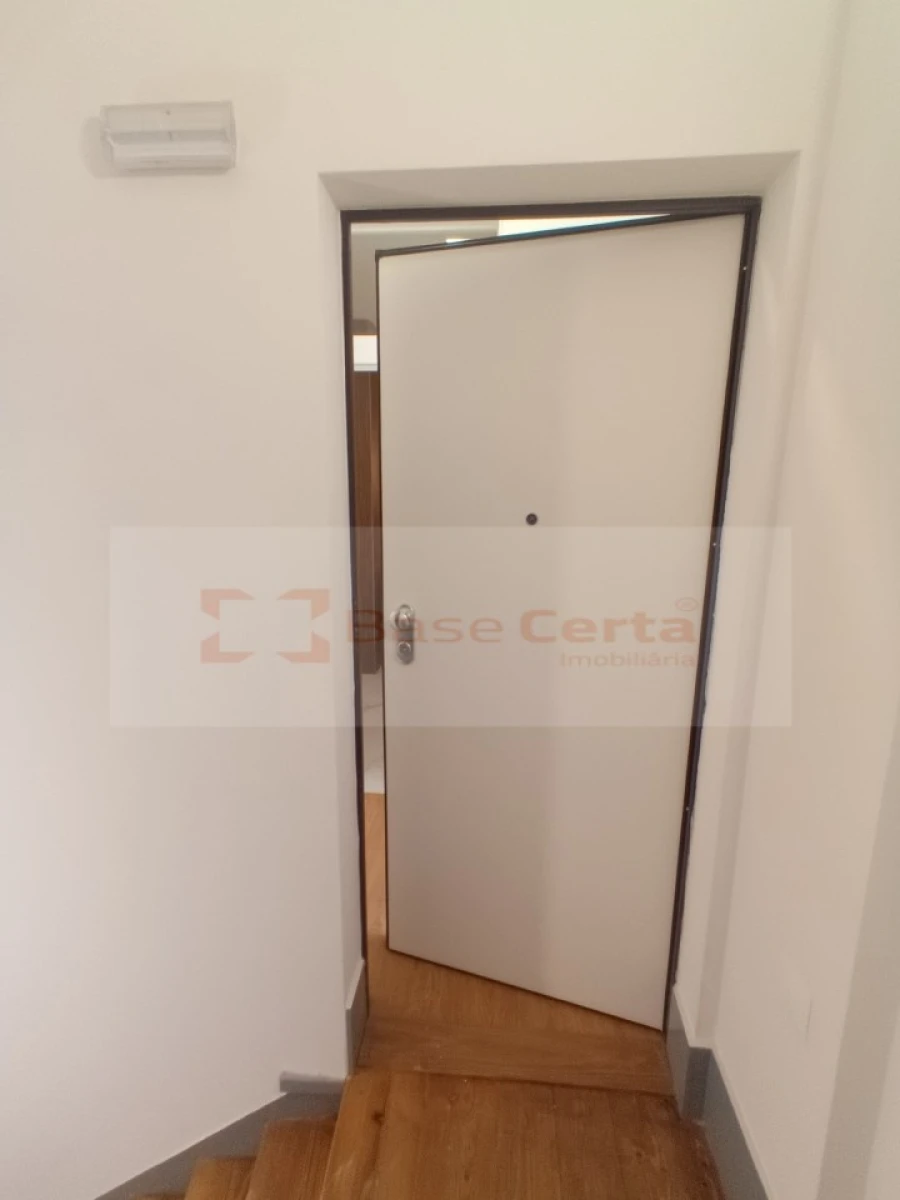 Apartamento T2 para Venda em São Vicente Foto 2