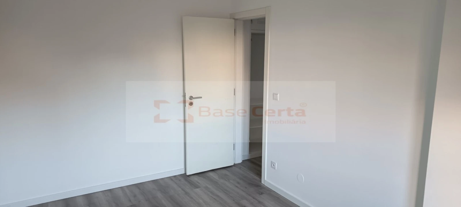 Apartamento T3 para Venda em Quinta do Conde Foto 22