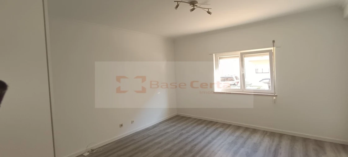 Apartamento T3 para Venda em Quinta do Conde Foto 4
