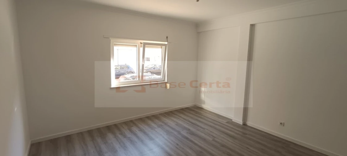 Apartamento T3 para Venda em Quinta do Conde Foto 6