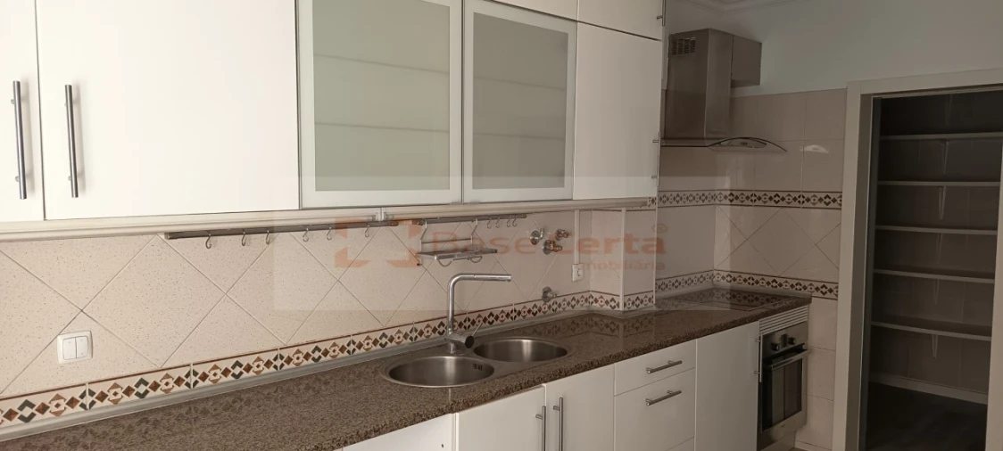 Apartamento T3 para Venda em Quinta do Conde Foto 11