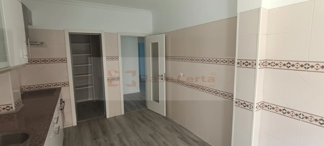 Apartamento T3 para Venda em Quinta do Conde Foto 12